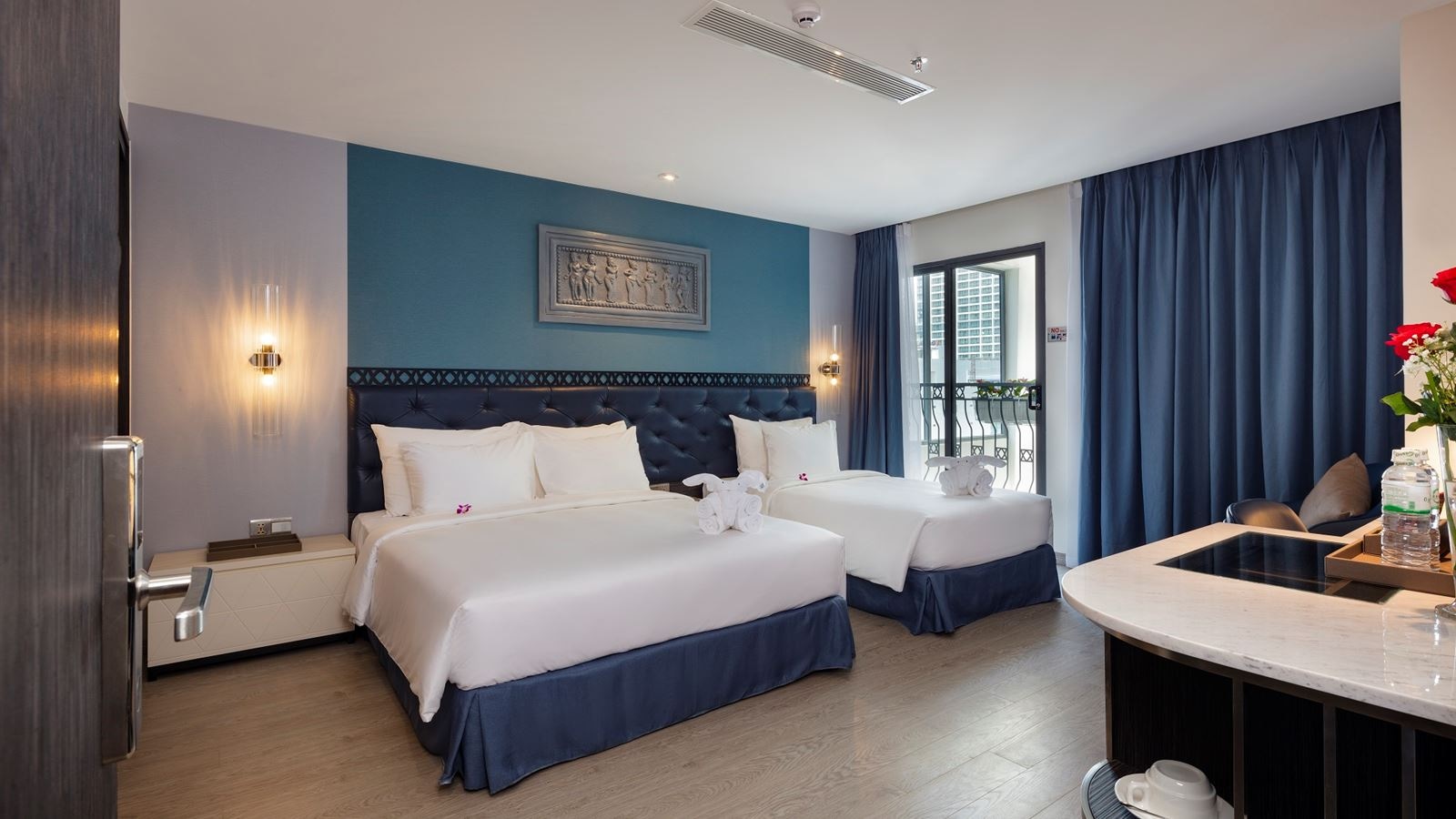 rooms-classic-triple-with-balcony-no-extra-bed