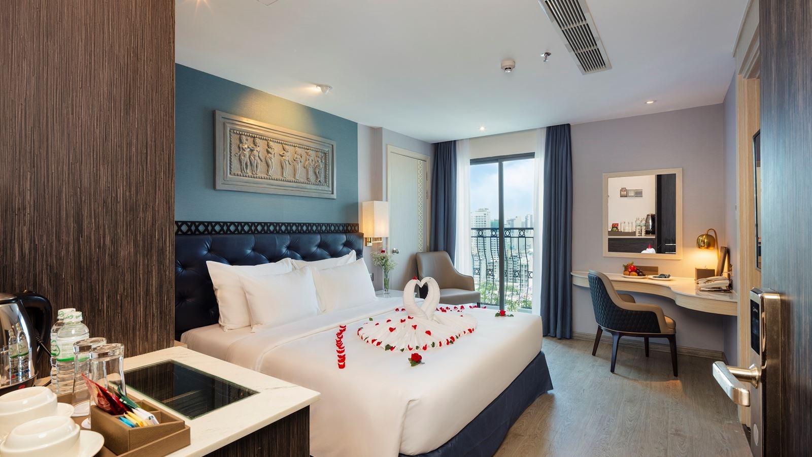 rooms-junior-balcony-city-view-child-without-extra-bed