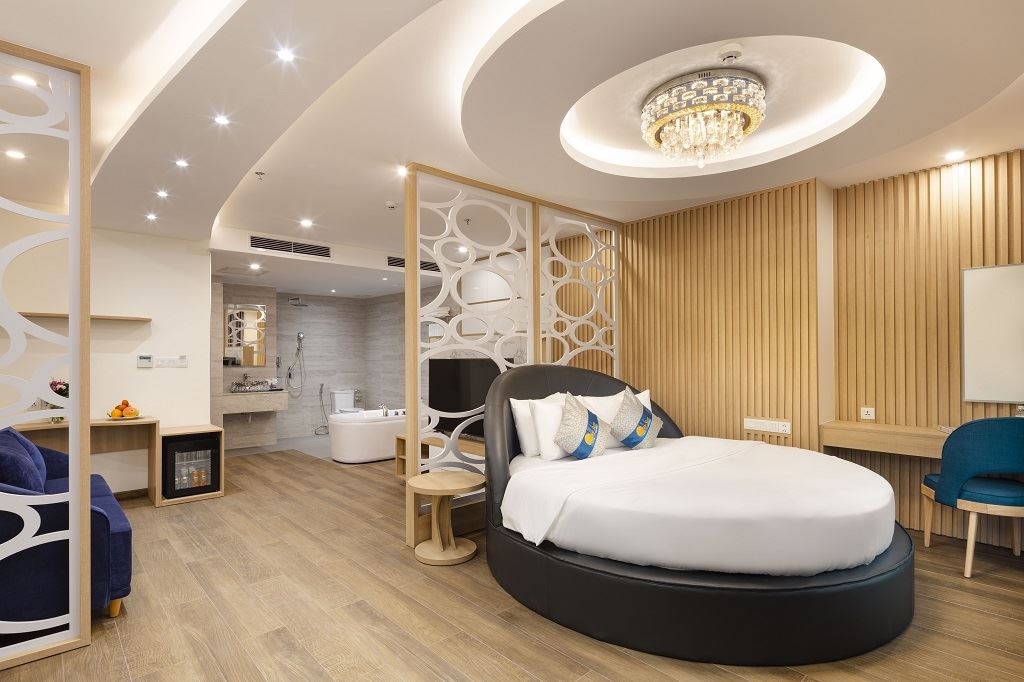 rooms-suite-partial-seaview-double