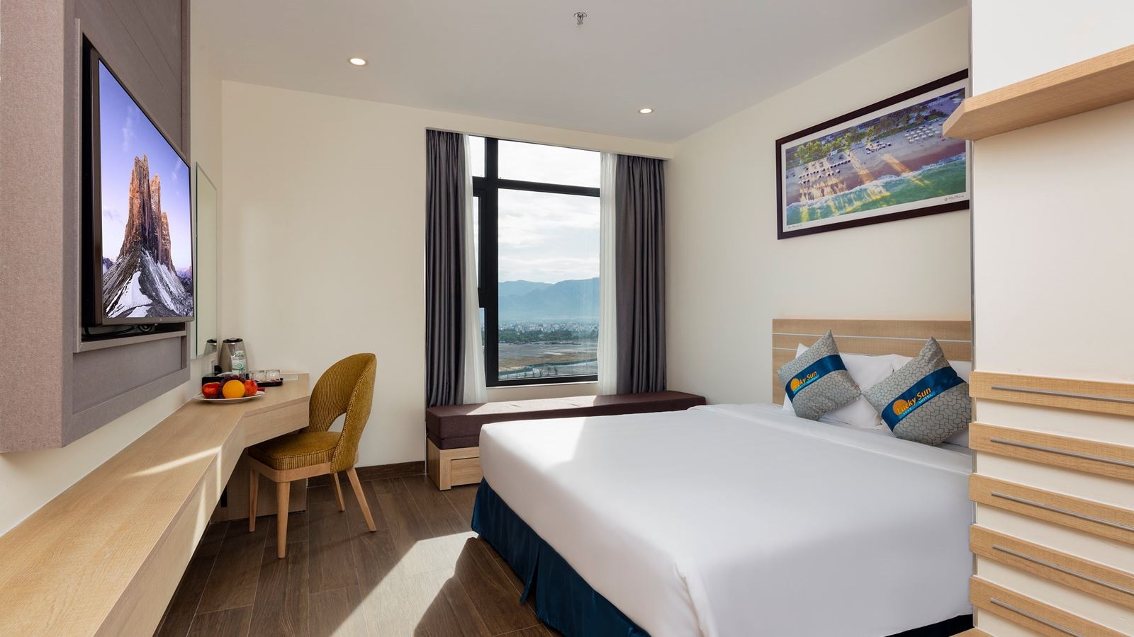 rooms-deluxe-cityview