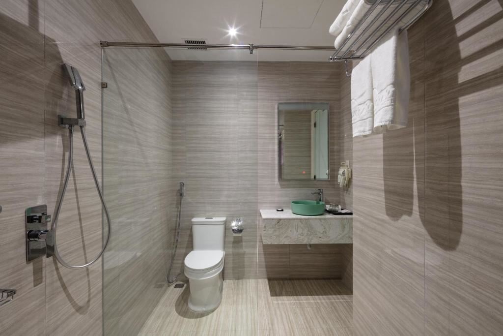 rooms-executive-partial-seaview-triple