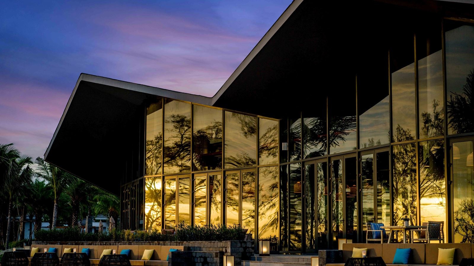 restaurants-amber-sands-beach-club