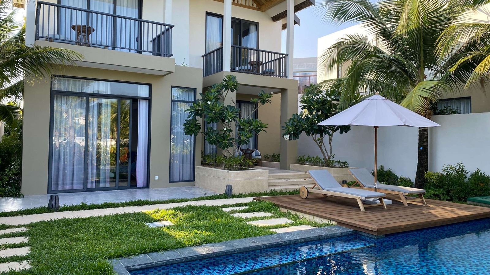 rooms-1bedroom-ocean-pool-villa-child-without-extra-bed