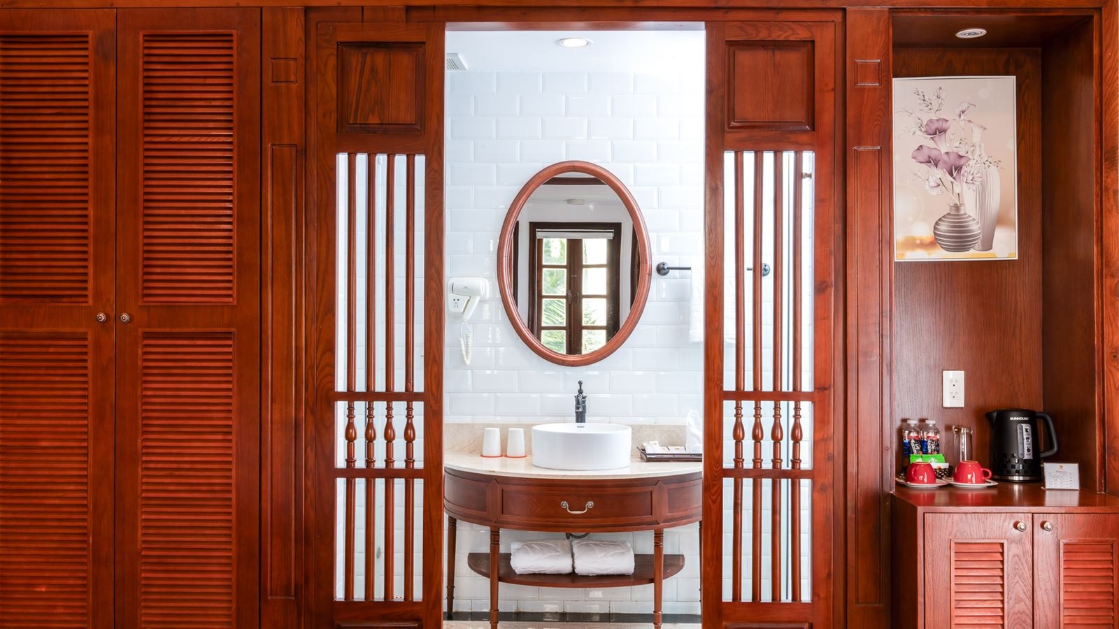 rooms-deluxe-cozy-balcony