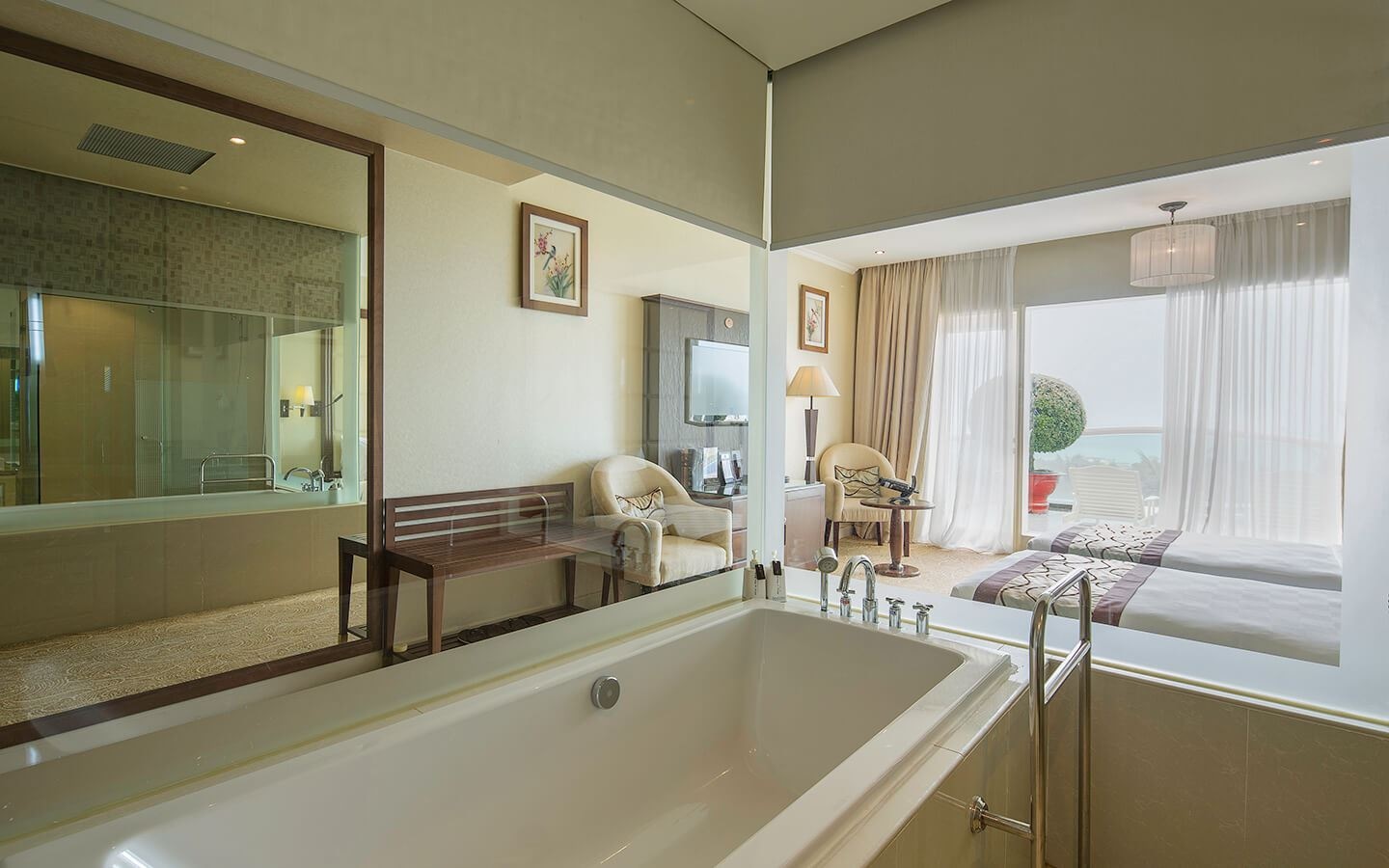 rooms-superior-sea-view-with-balcony