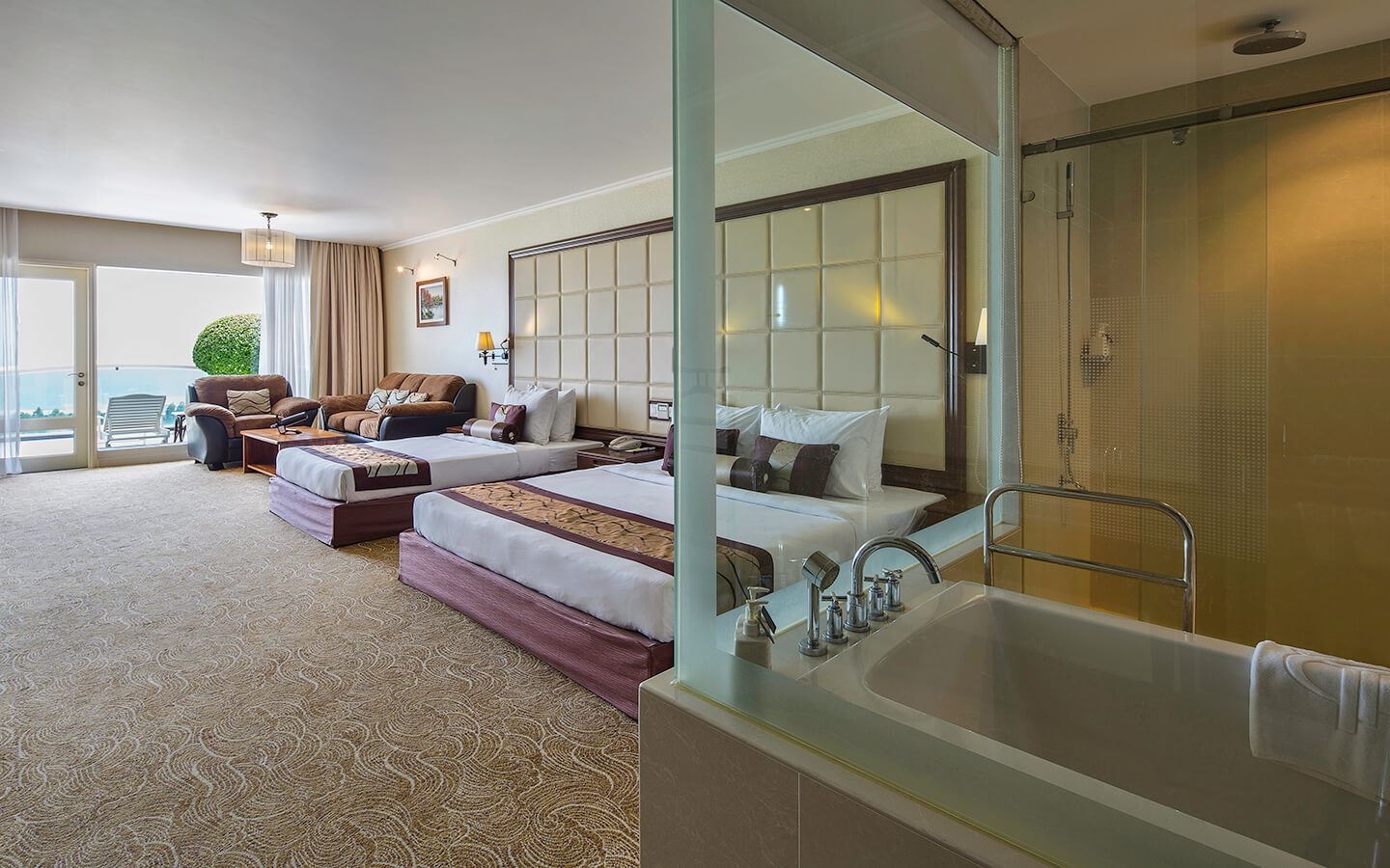 rooms-premium-deluxe-family-with-balcony