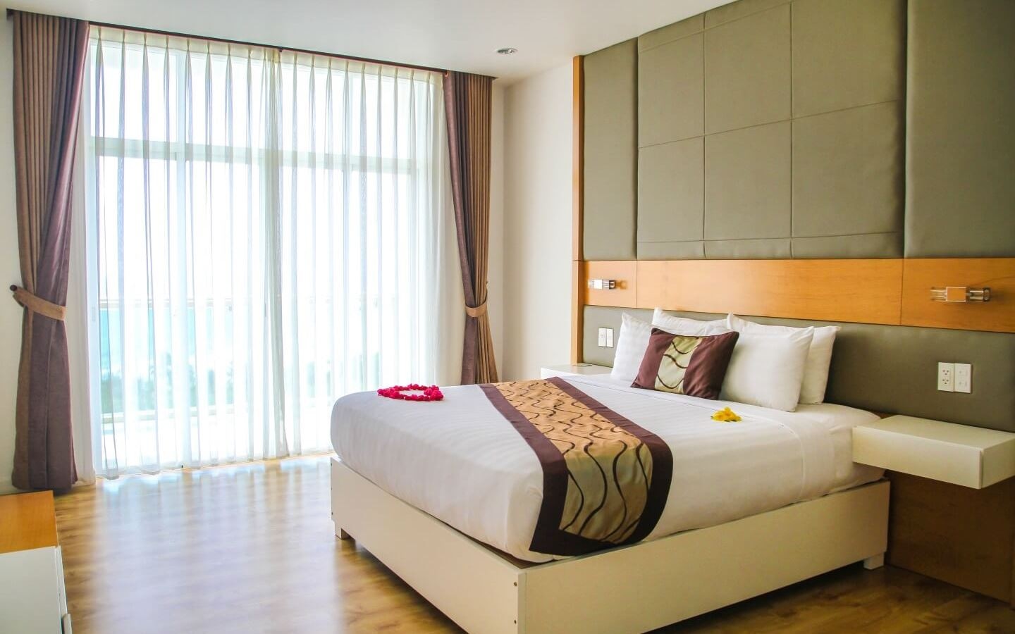 rooms-2bedroom-garden-view