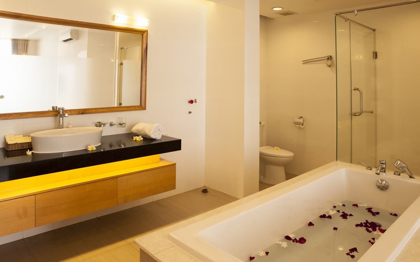 rooms-2bedroom-garden-view