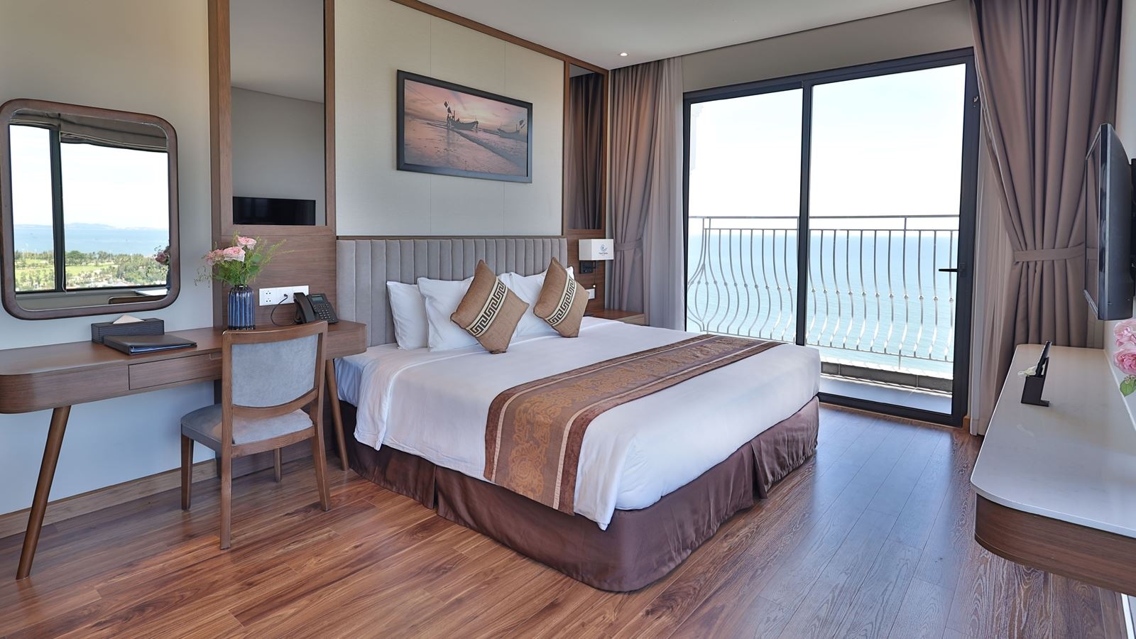 rooms-junior-suite-seaview-with-balcony