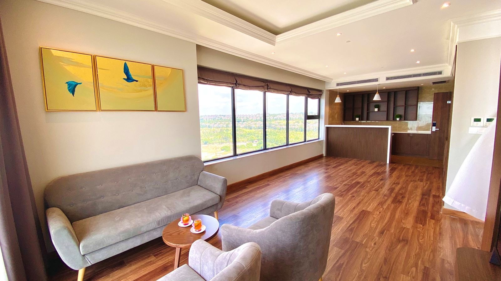 rooms-suite-seaview-with-balcony