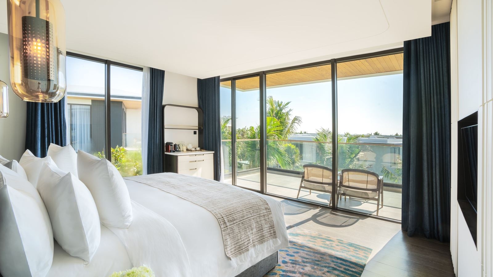 rooms-lush-villa-3-bedrooms