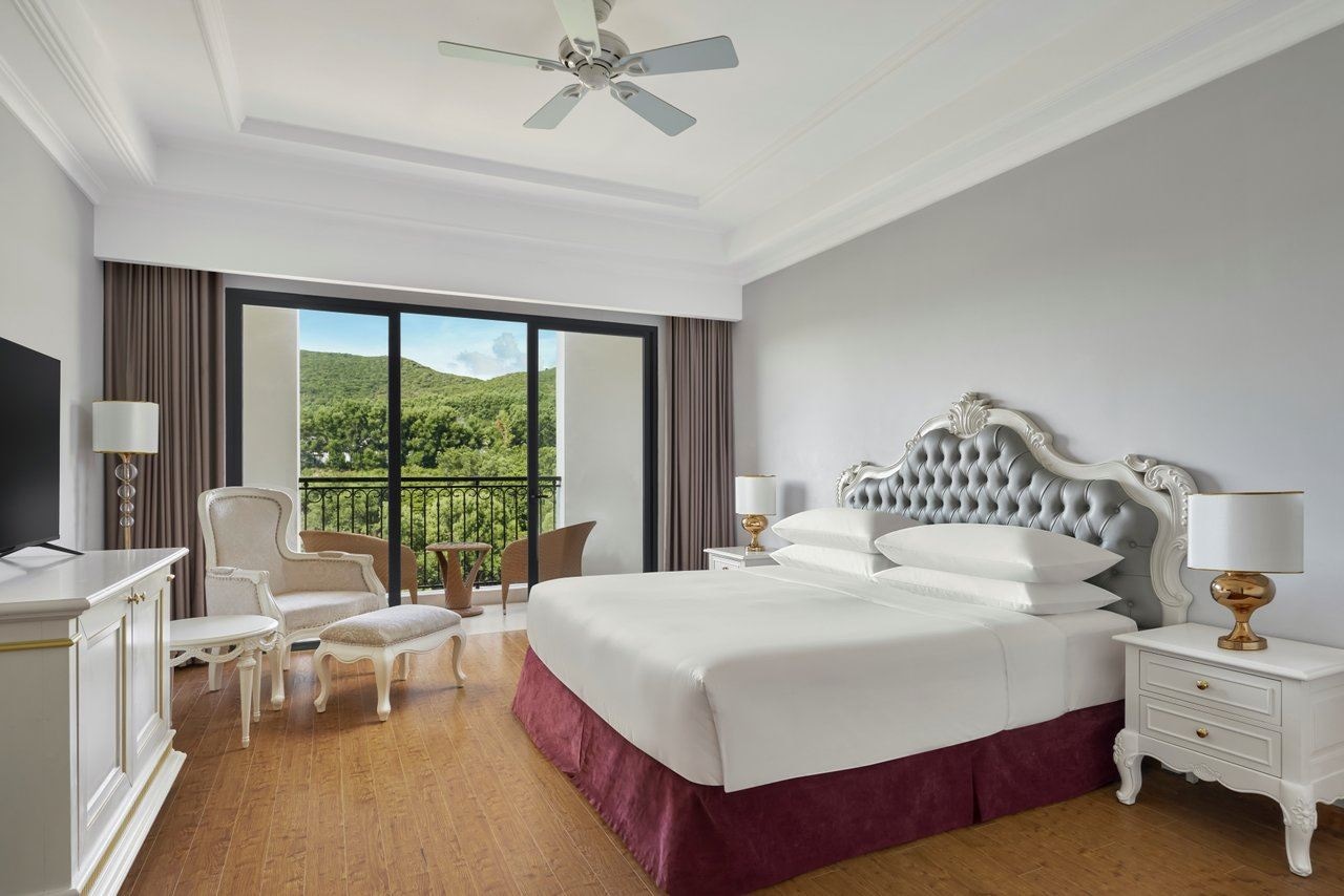 rooms-deluxe-kingtwin-garden-view