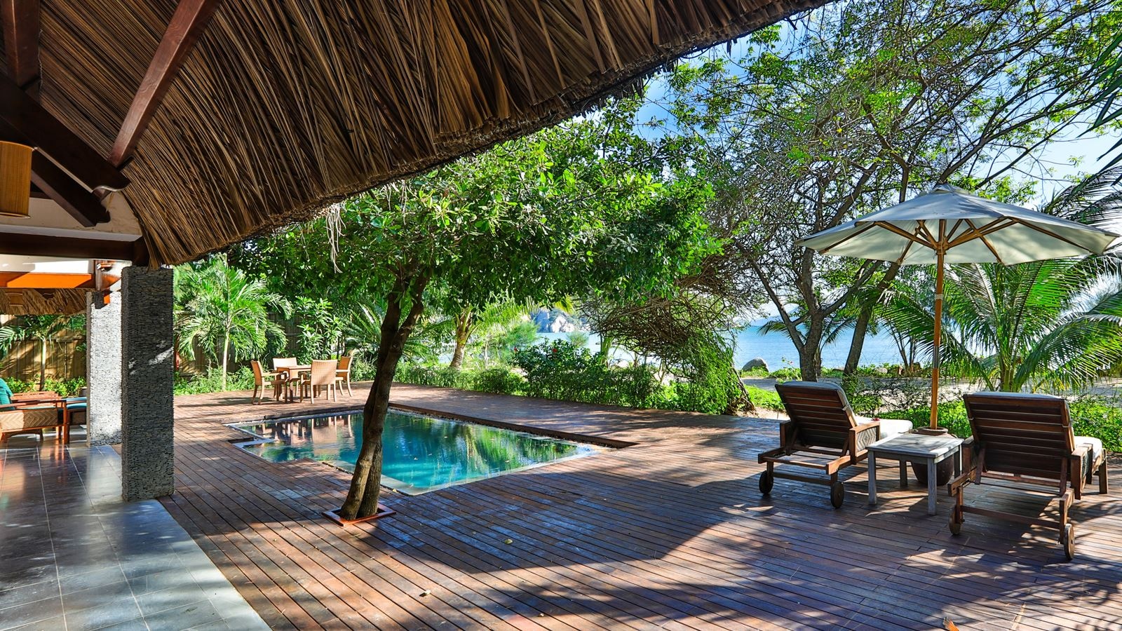 rooms-beach-pool-villa-two-bedrooms