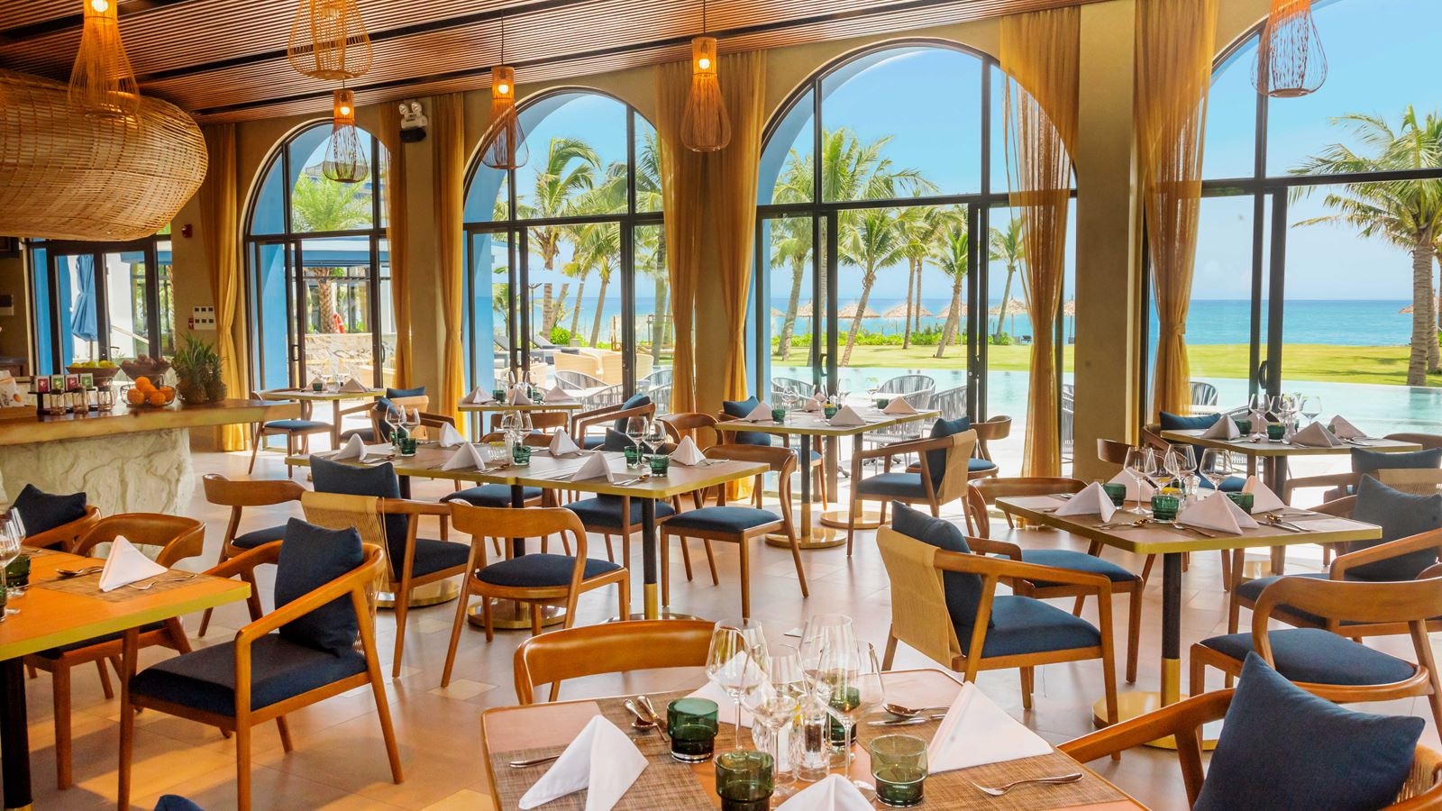 restaurants-royal-shore-restaurant