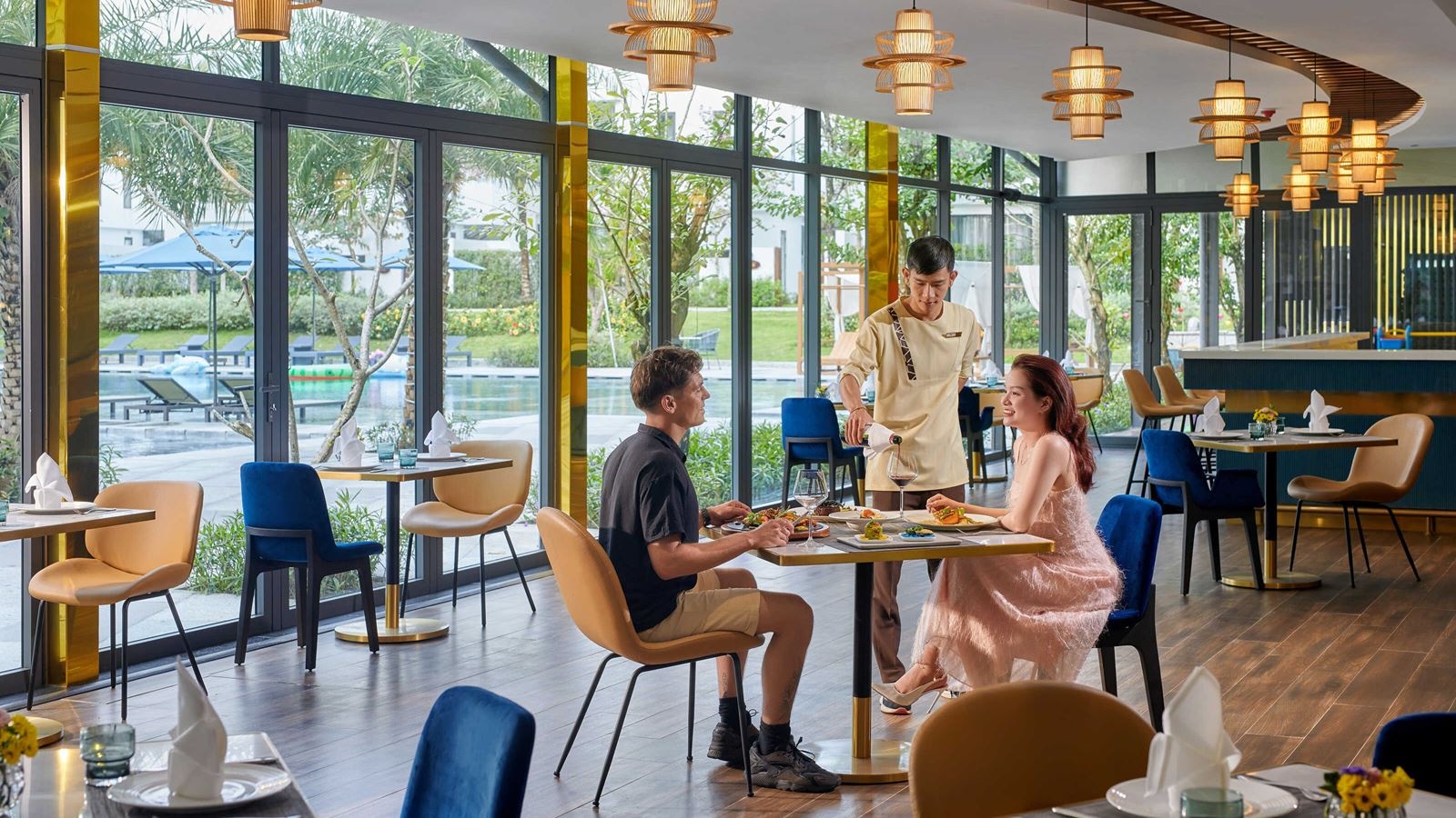 restaurants-royal-café--restaurant