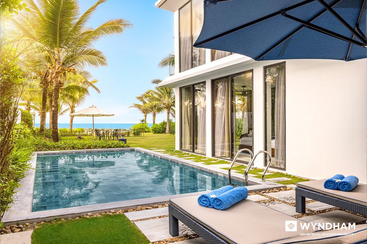 rooms-three-bedroom-pool-villa-beachfront