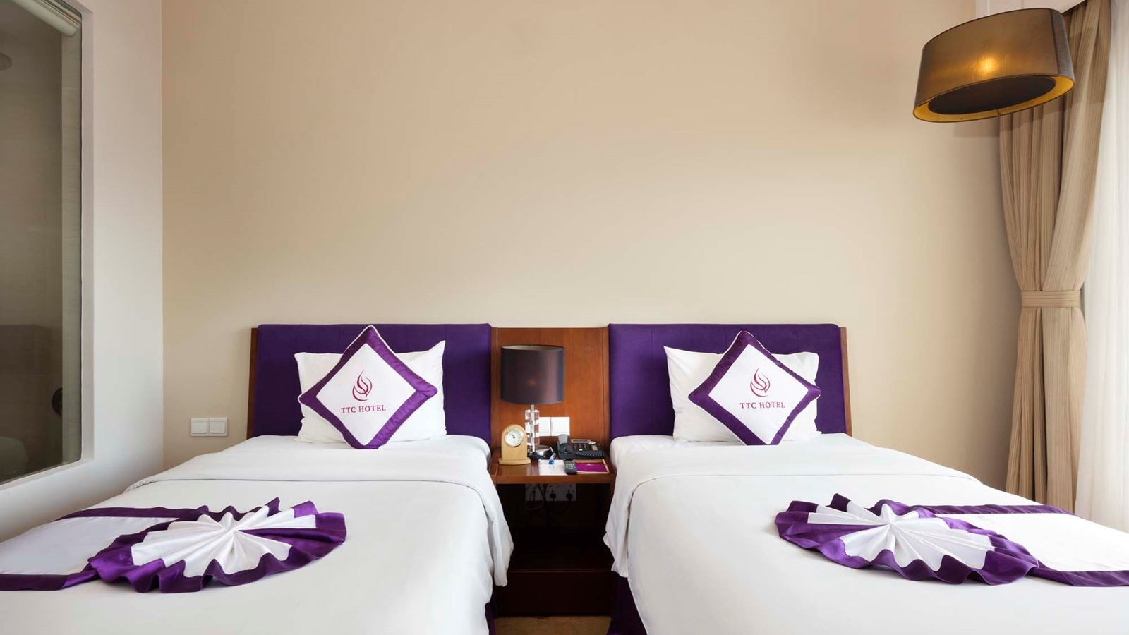 rooms-superior-city-view