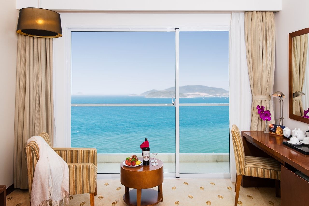 rooms-junior-deluxe-ocean-view