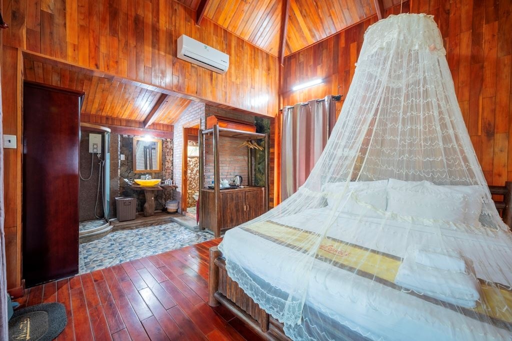 rooms-deluxe-bungalow-with-garden-view