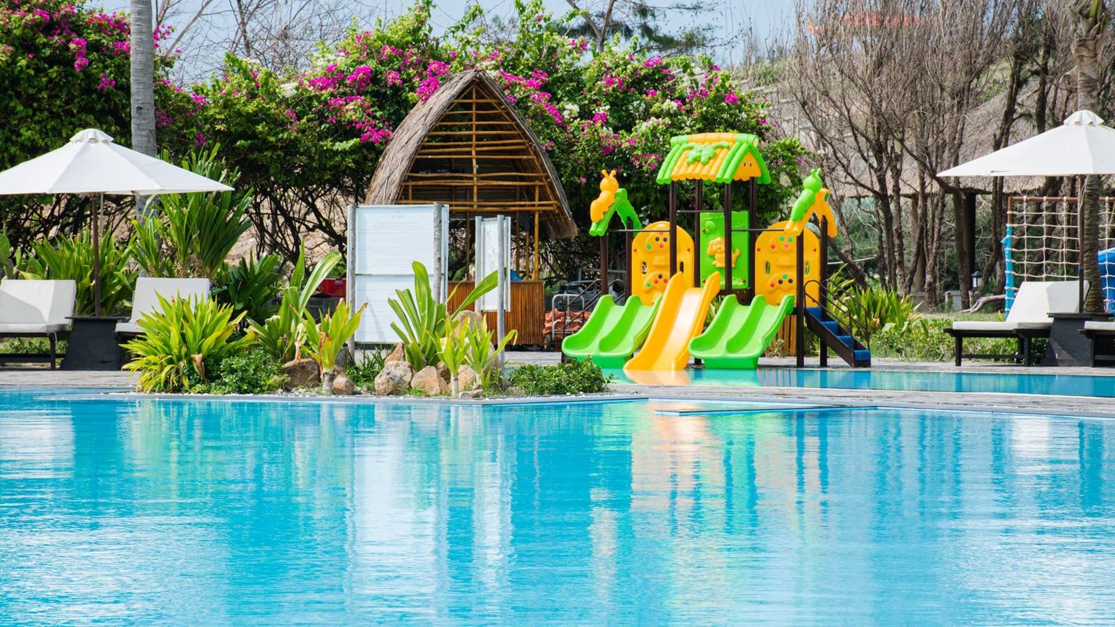 pools-outdoor-childrens-pool