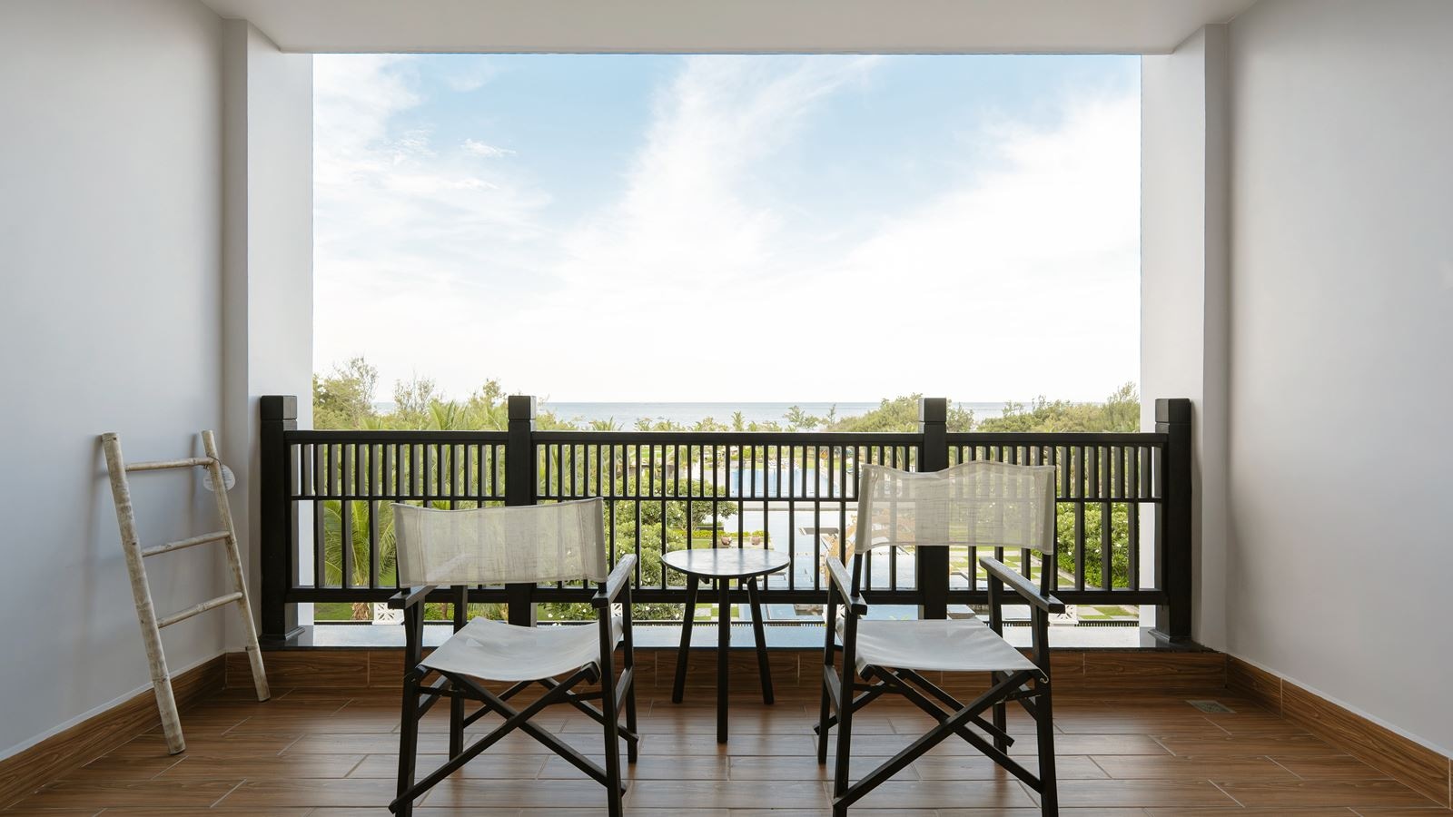 rooms-ocean-panorama-balcony