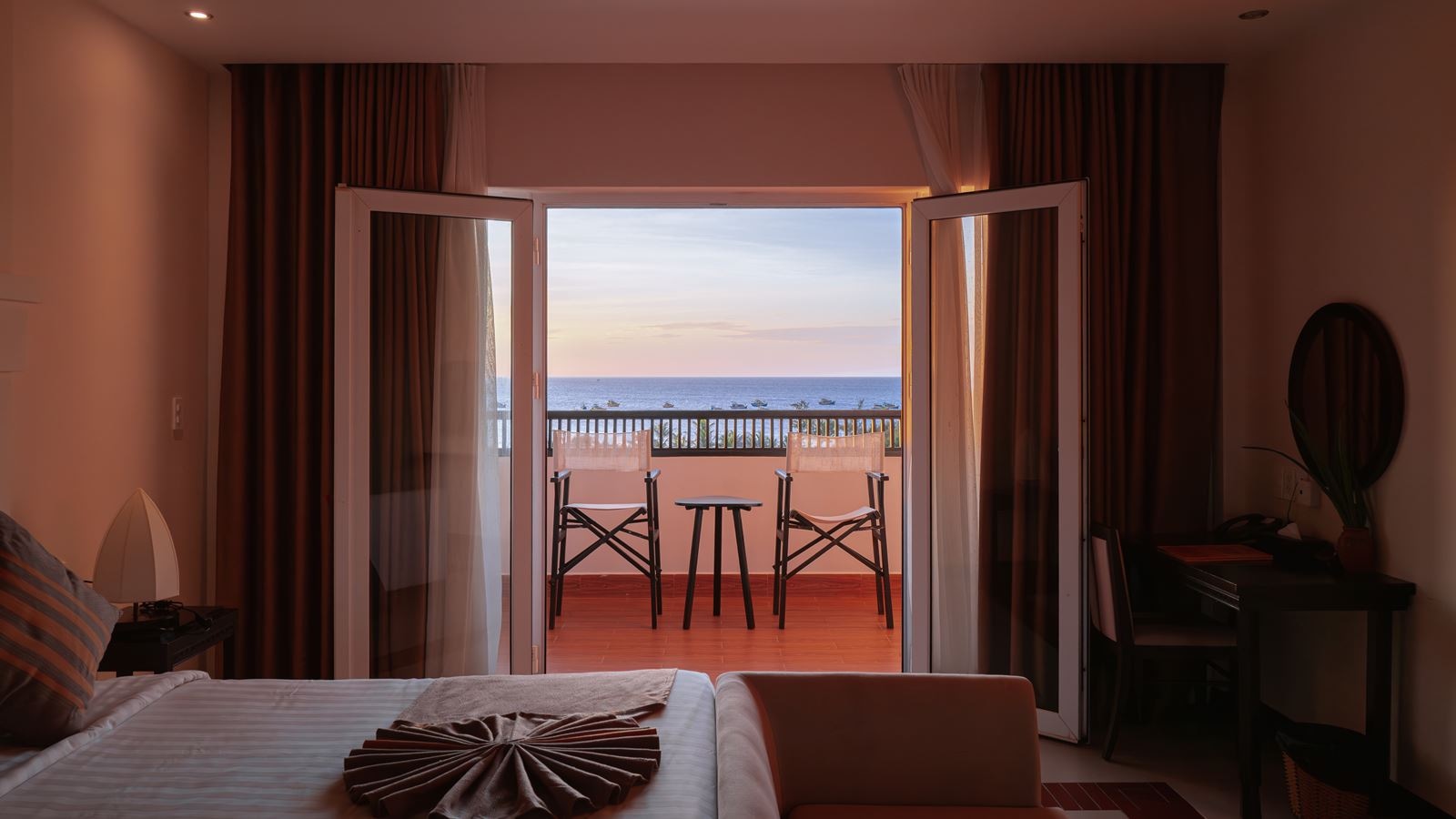 rooms-ocean-panorama-balcony