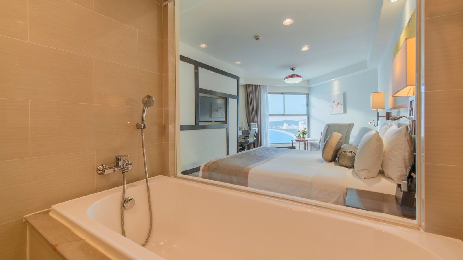 rooms-room-deluxe-ocean-view