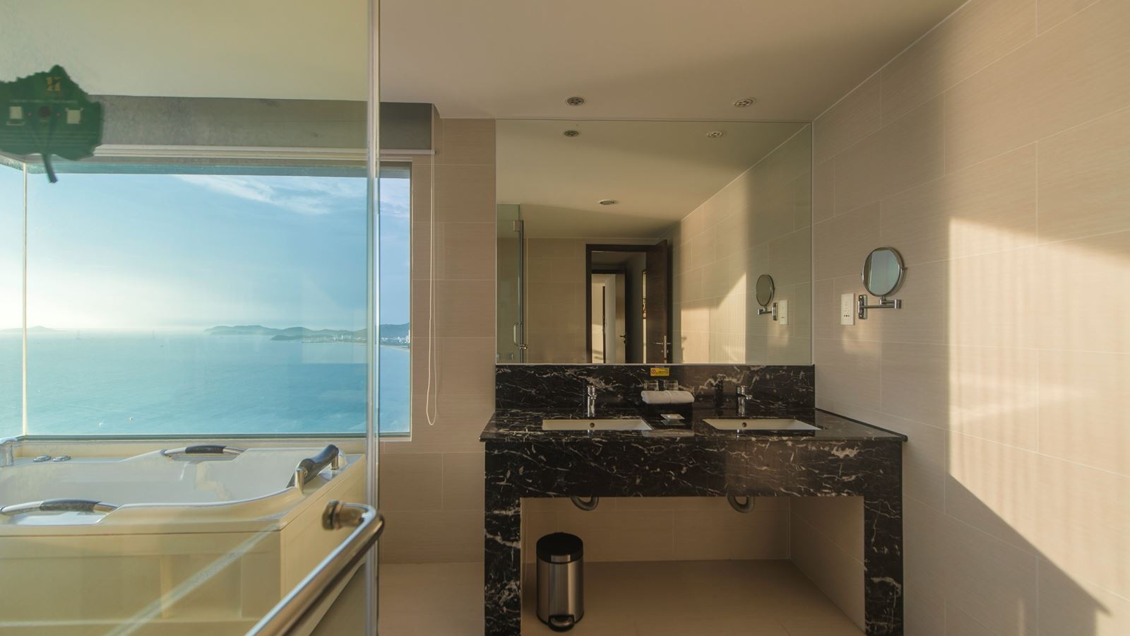 rooms-junior-suite-king-child-without-extra-bed