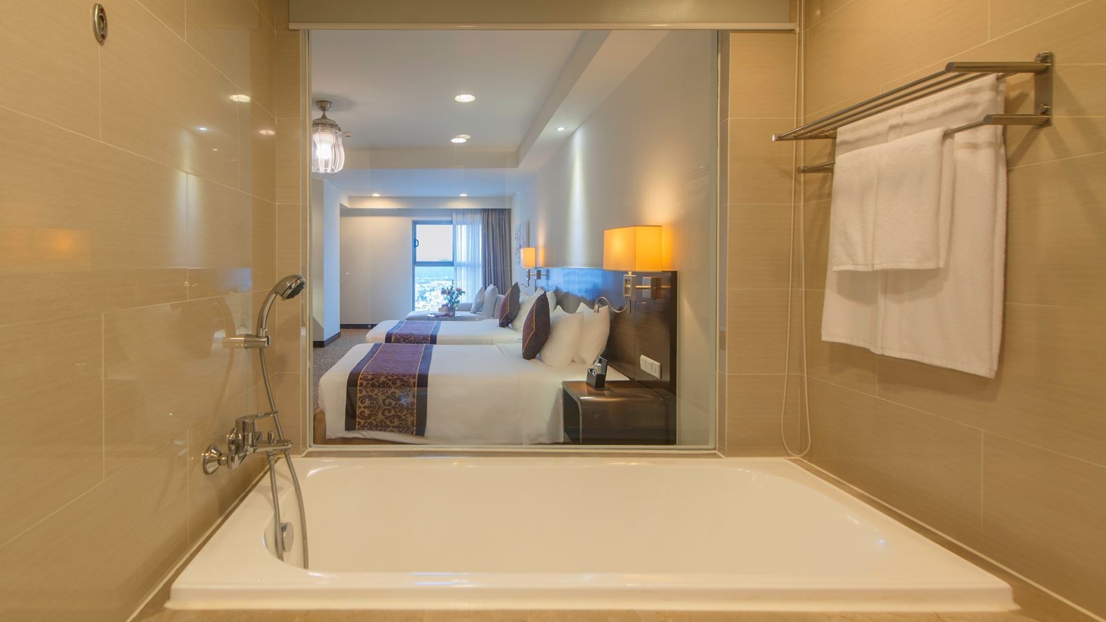 rooms-deluxe-city-view-child-without-extra-bed