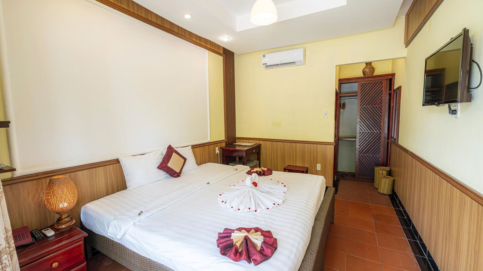 rooms-bungalow-superior-garden-view-with-terrace