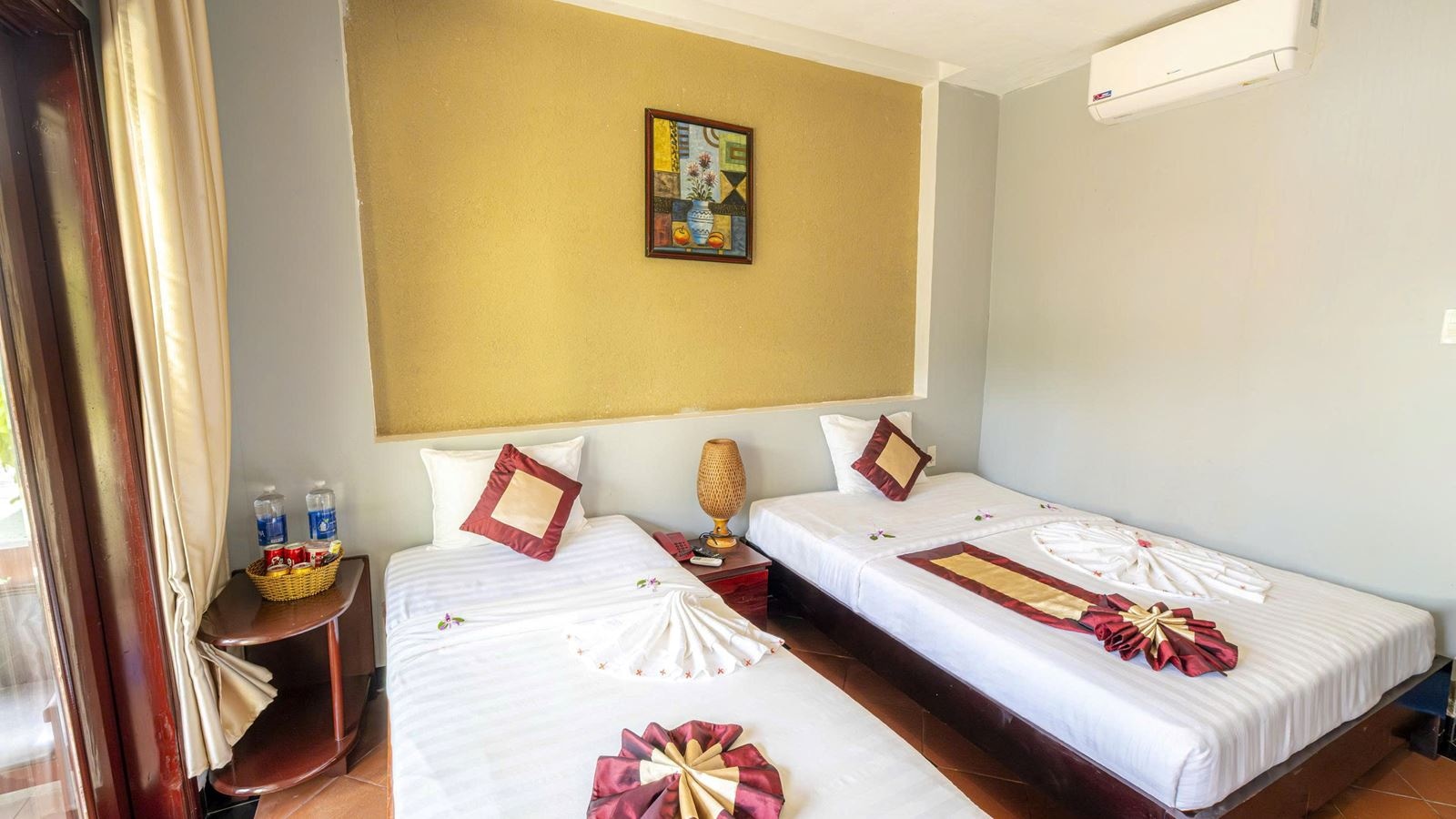 rooms-bungalow-pool-front-garden-view-with-terrace