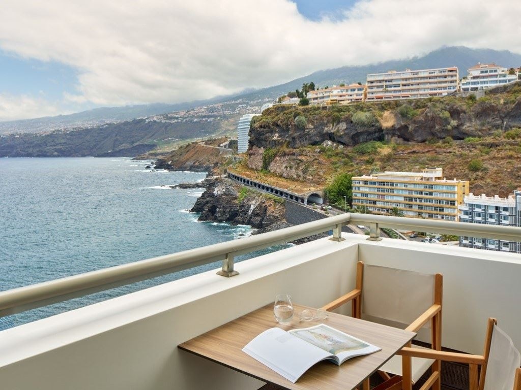 rooms-the-level-junior-suite-sea-view-balcony-or-terrace