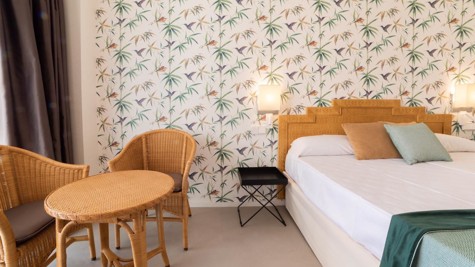 rooms-double-standard-room-balcony-or-terrace