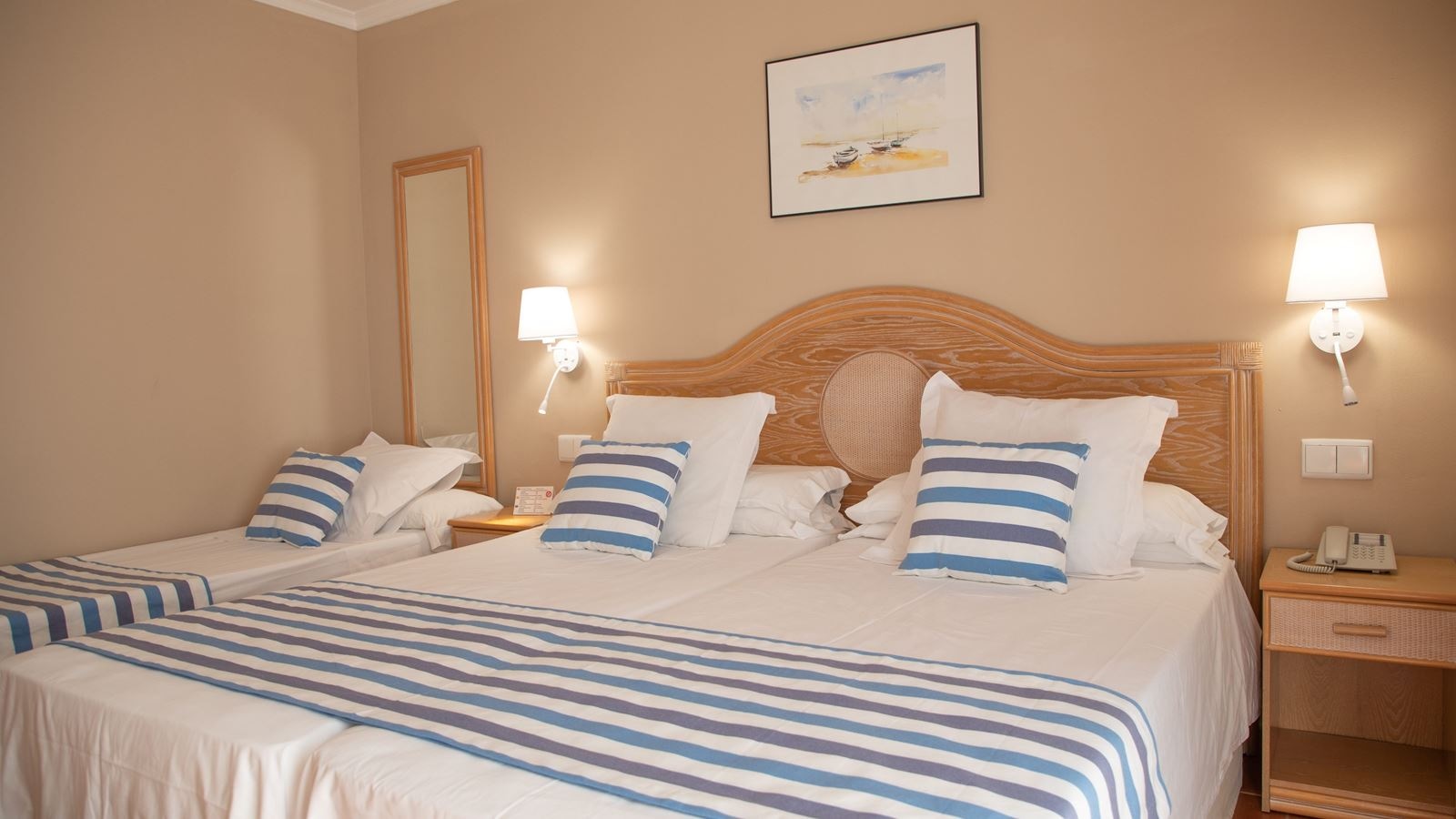 rooms-standard-room-balcony-or-terrace