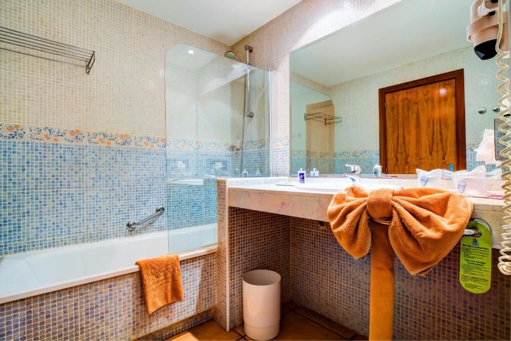 rooms-family-room-standard-balcony-or-terrace