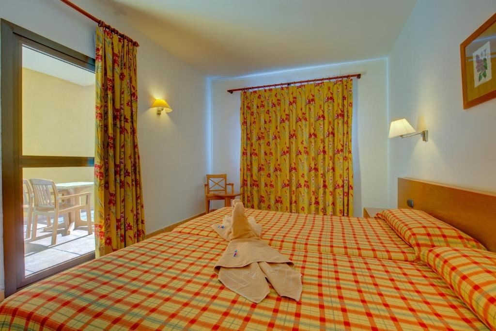 rooms-twin-standard-single-use-balcony-or-terrace