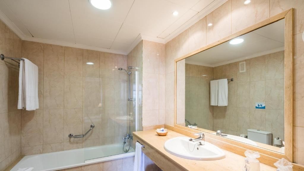 rooms-double-standard-room-seaview