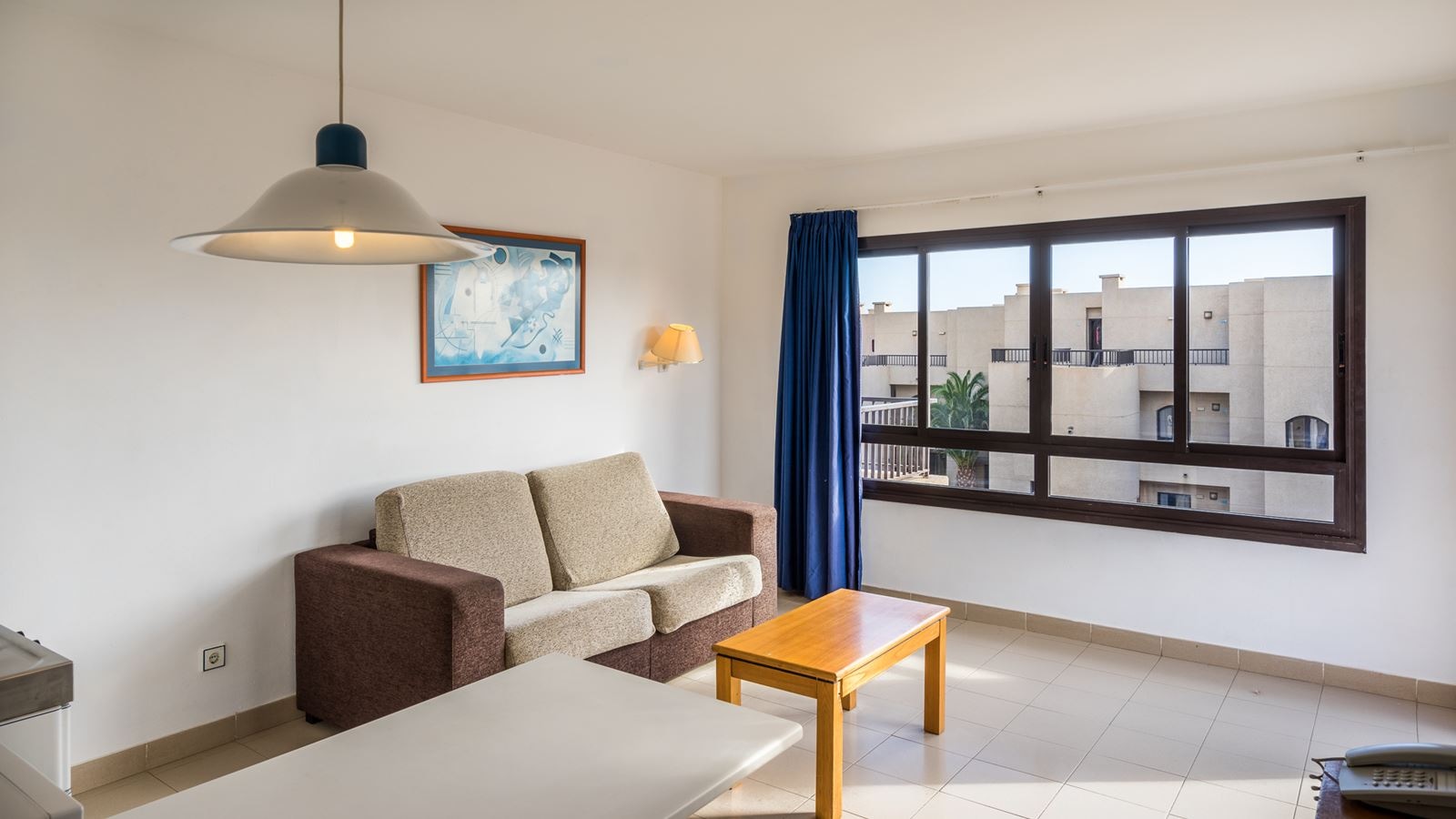 rooms-apartment-2-bedrooms-balcony-or-terrace