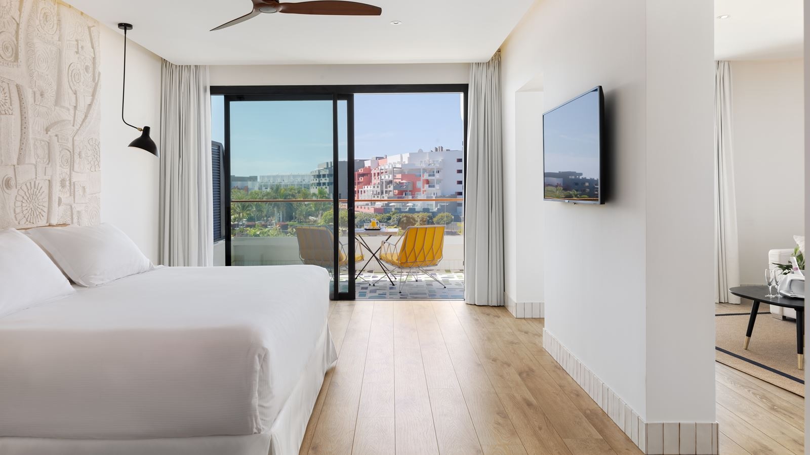 rooms-junior-suite-with-balcony-or-terrace
