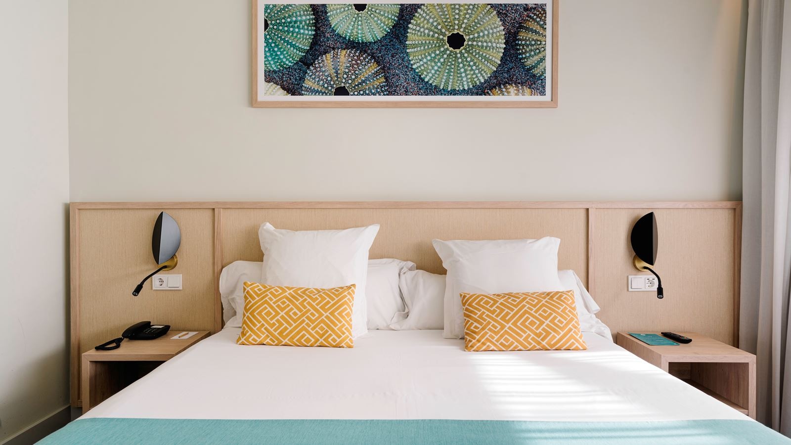 rooms-my-favorite-club-double-premium-with-bali-bed