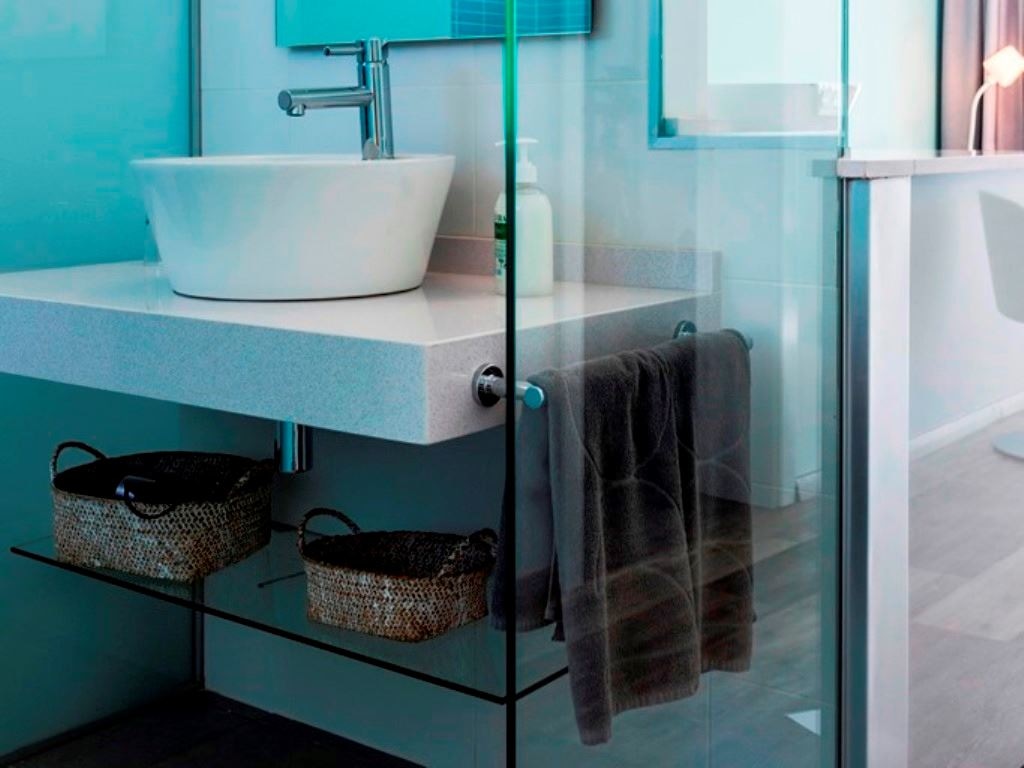 rooms-junior-suite-pool-view--balcony-or-terrace