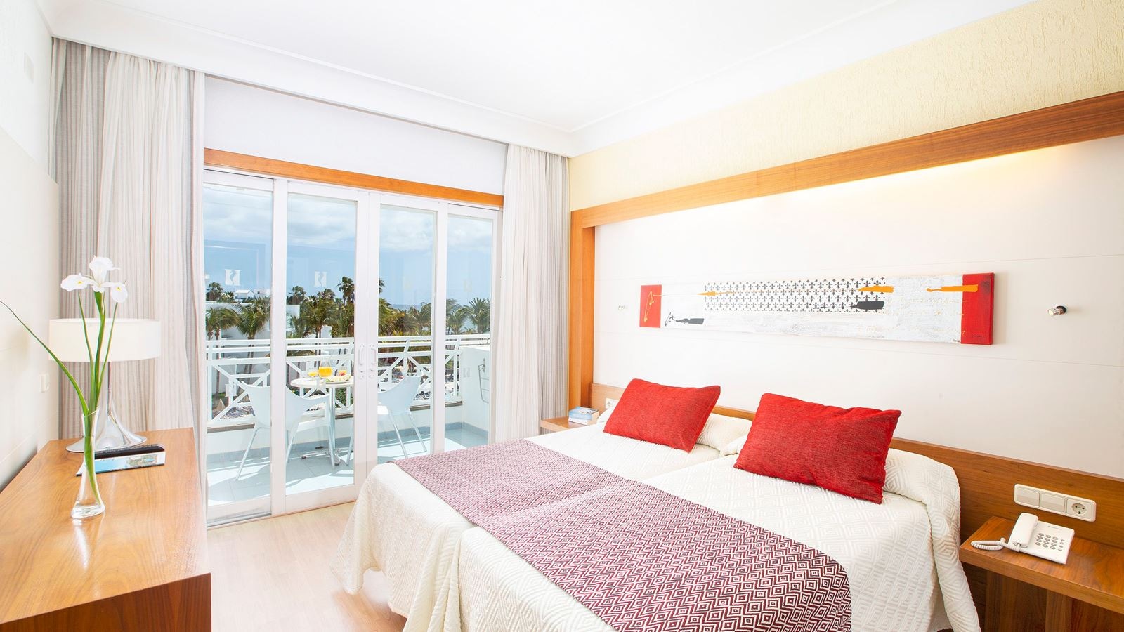 rooms-double-standard-balcony-or-terrace-side-sea-view