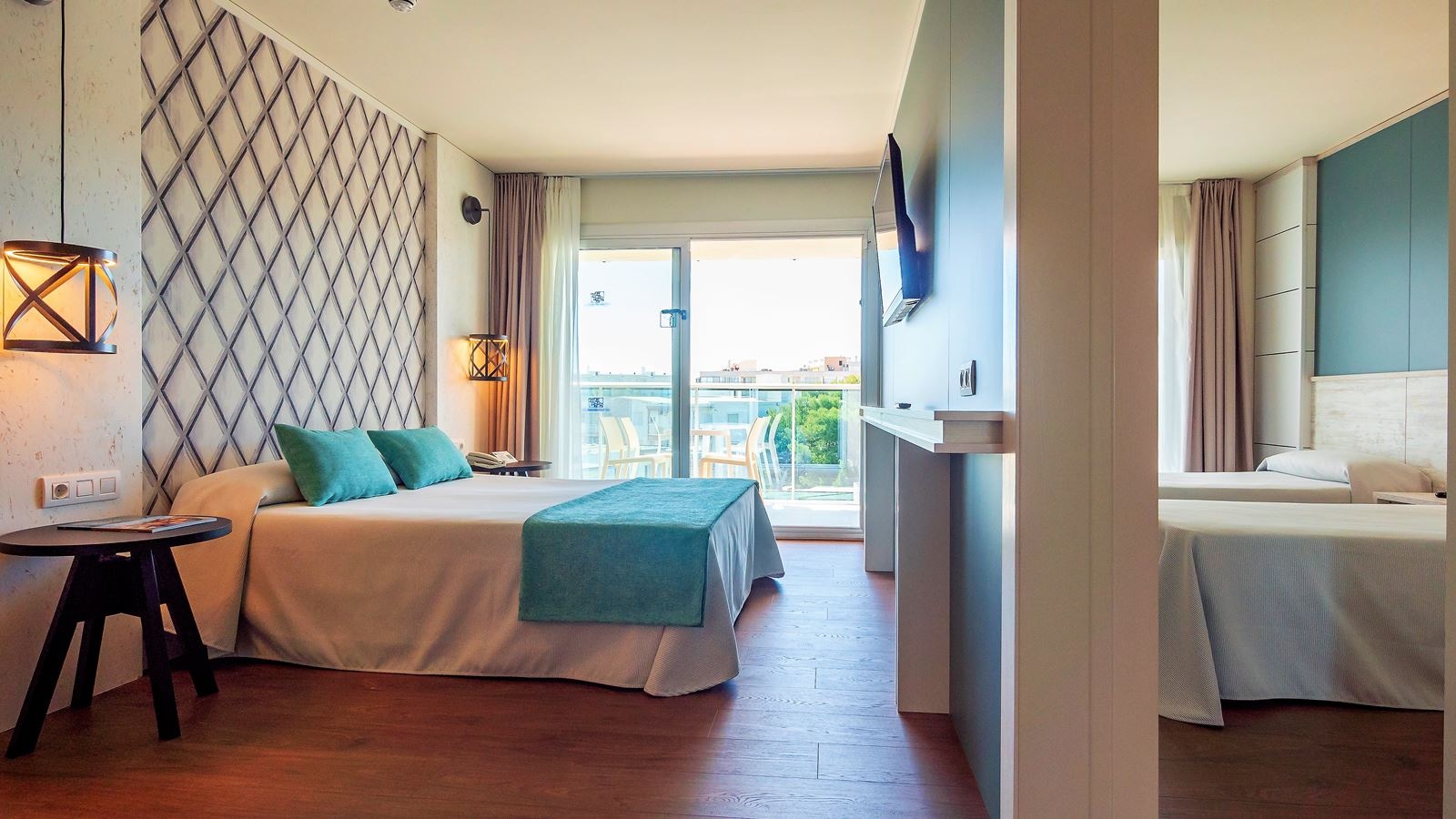 rooms-family-room-balcony-or-terrace