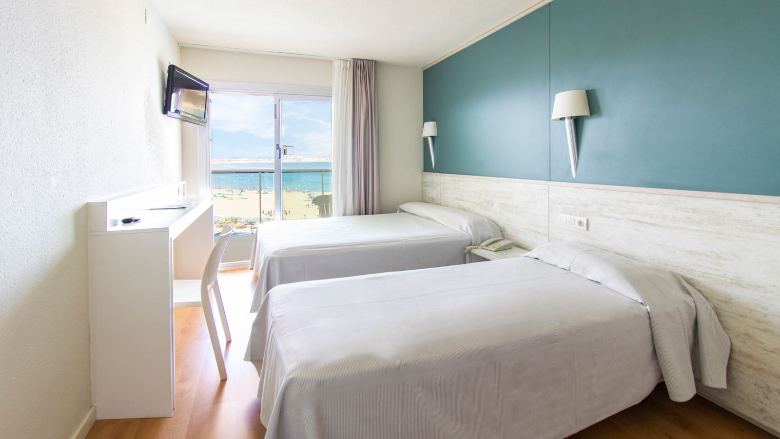 rooms-standard-sea-view-balcony-or-terrace