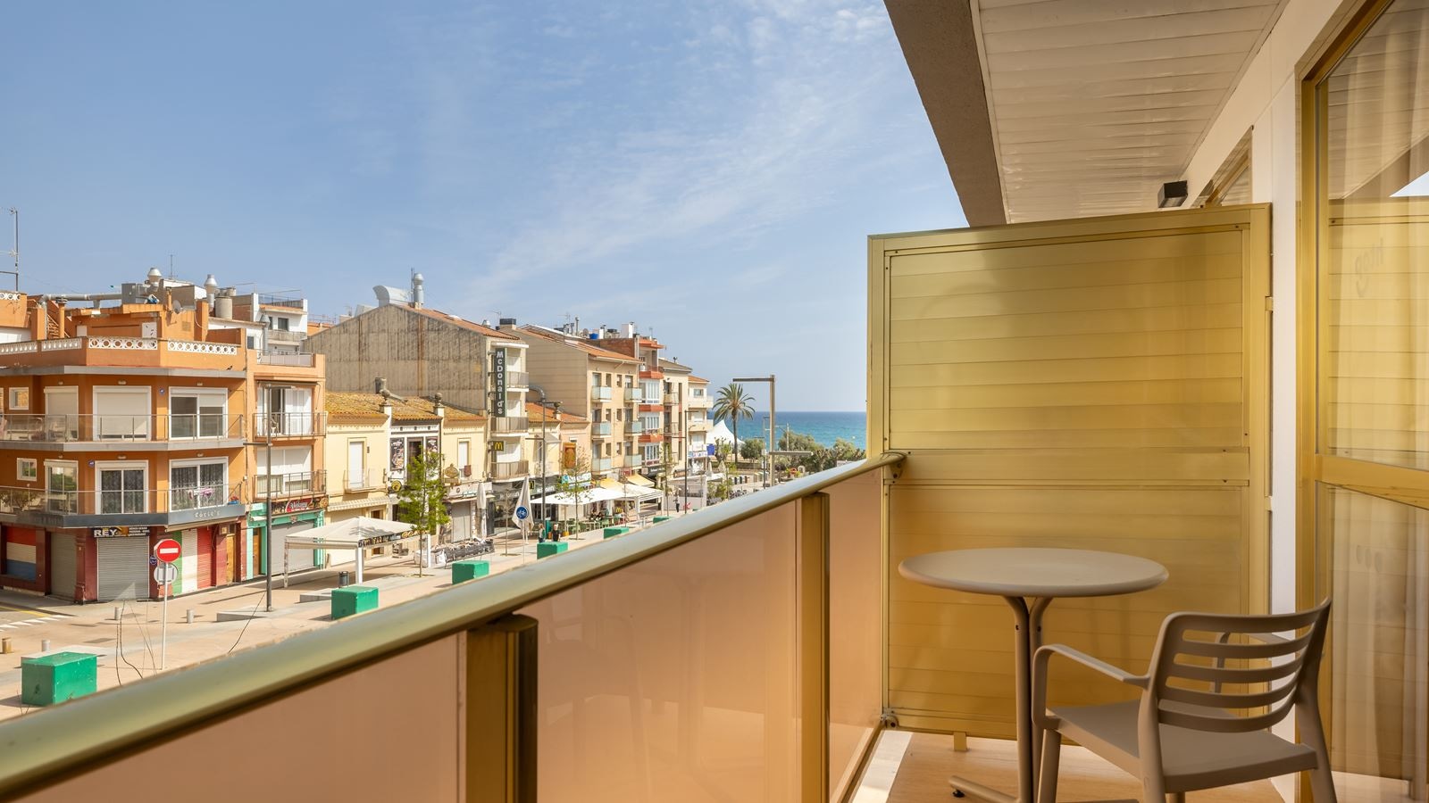 rooms-room-standard-single-balcony-or-terrace