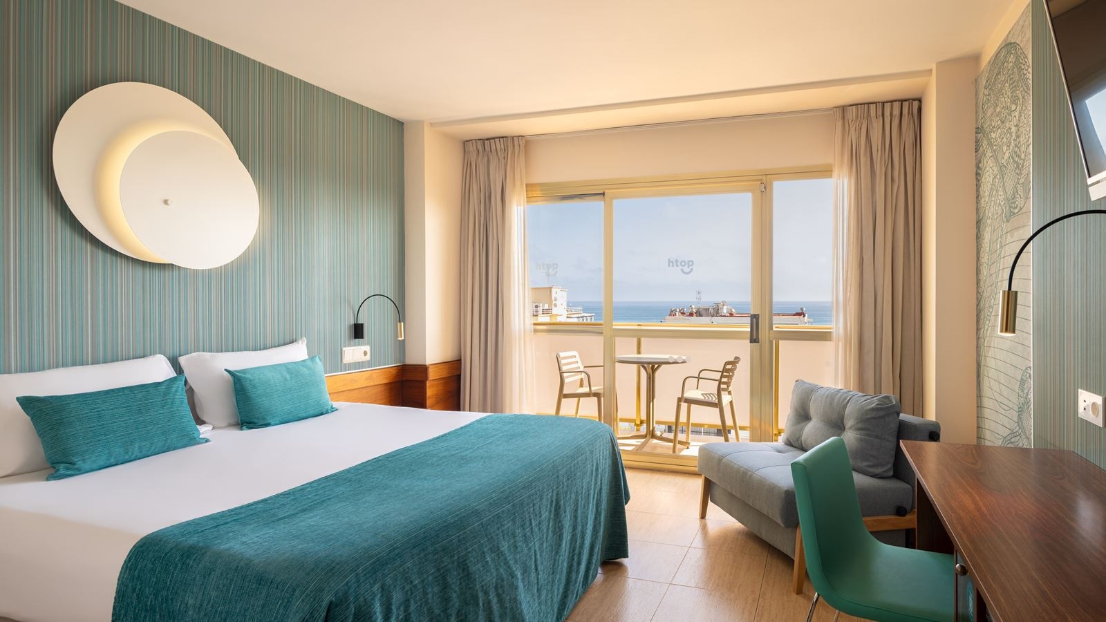 rooms-superior-room-sea-view-balcony-or-terrace