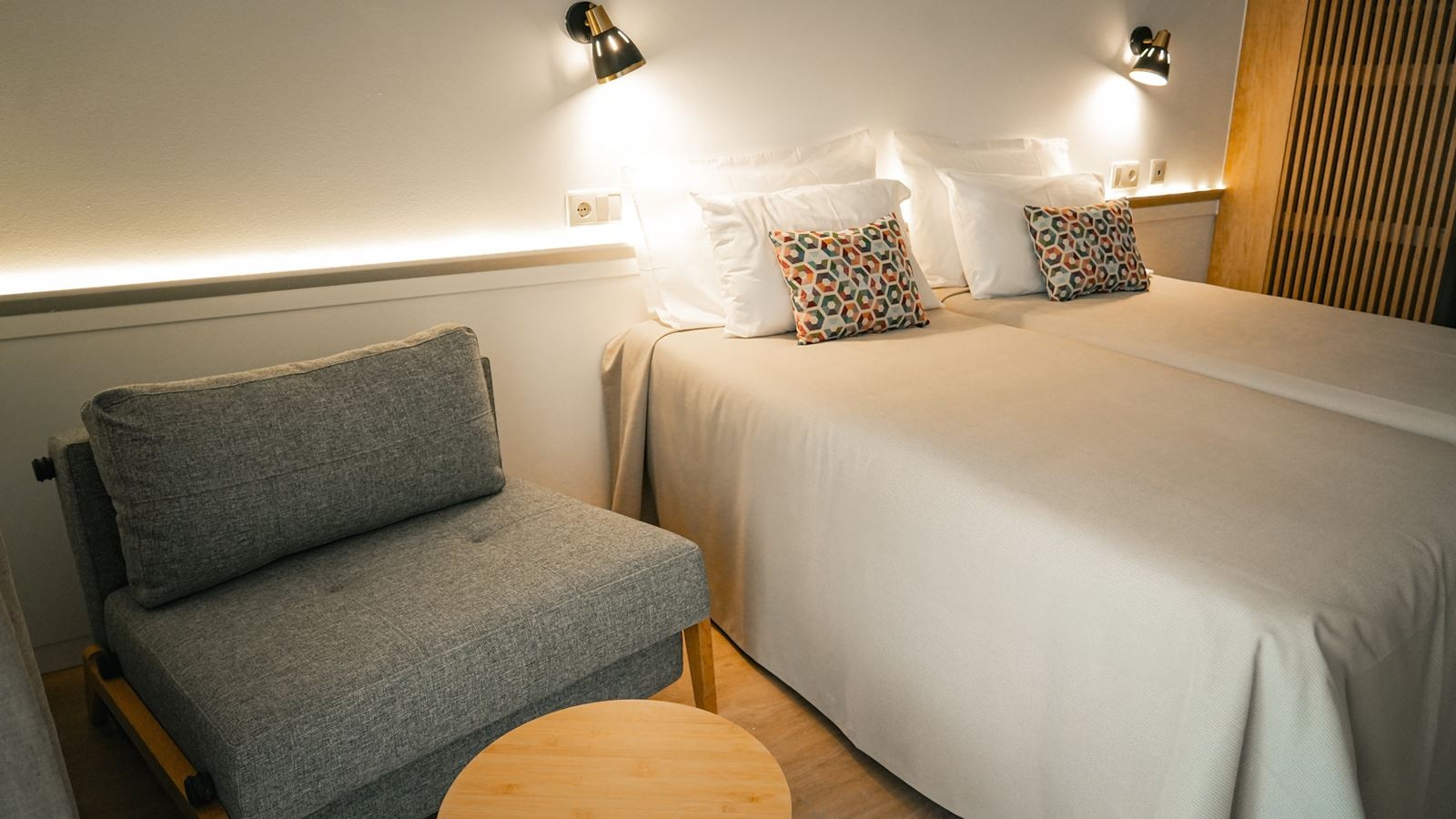 rooms-superior-double-pool-view-room-balcony-or-terrace