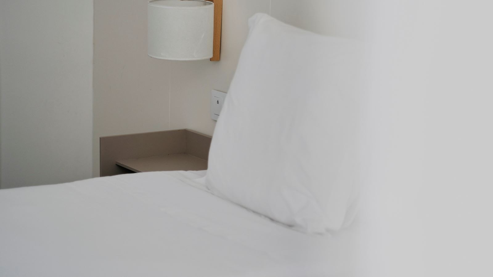 rooms-apartment-standard-1-bedroom-balcony-or-terrace-a4b