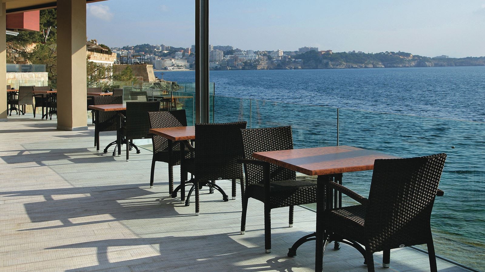 restaurants-poolside-restaurant