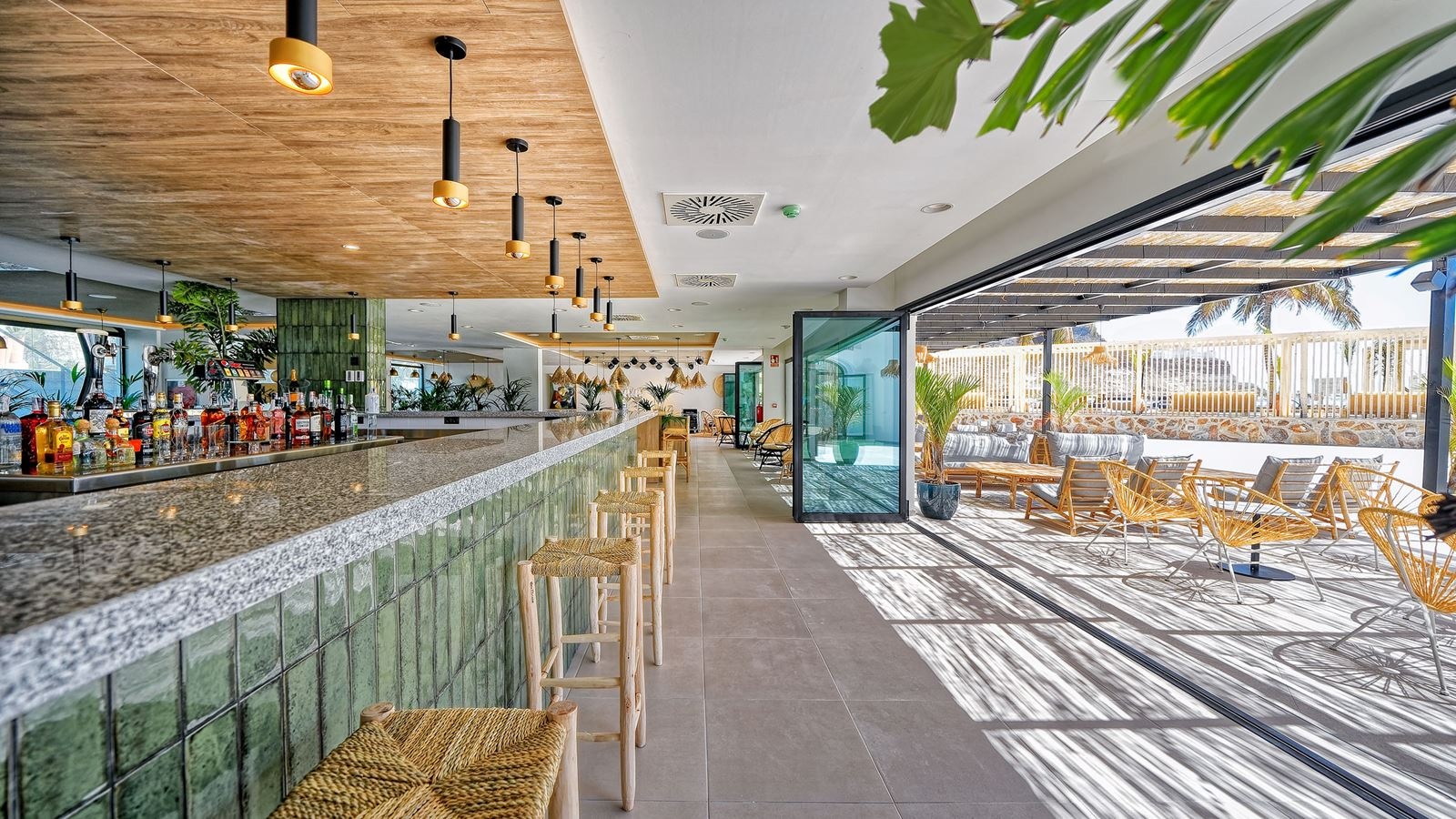 bars-mogan-lounge-bar